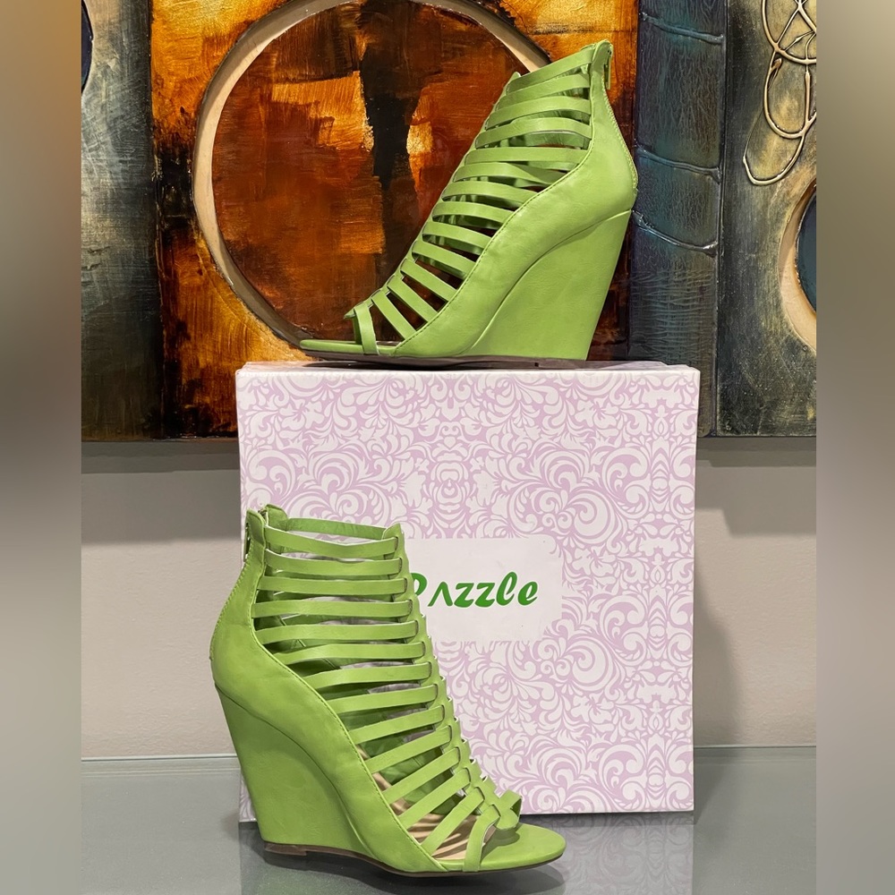 NWT Pazzle Scarlet Green Peep Toe Wedge Size 7